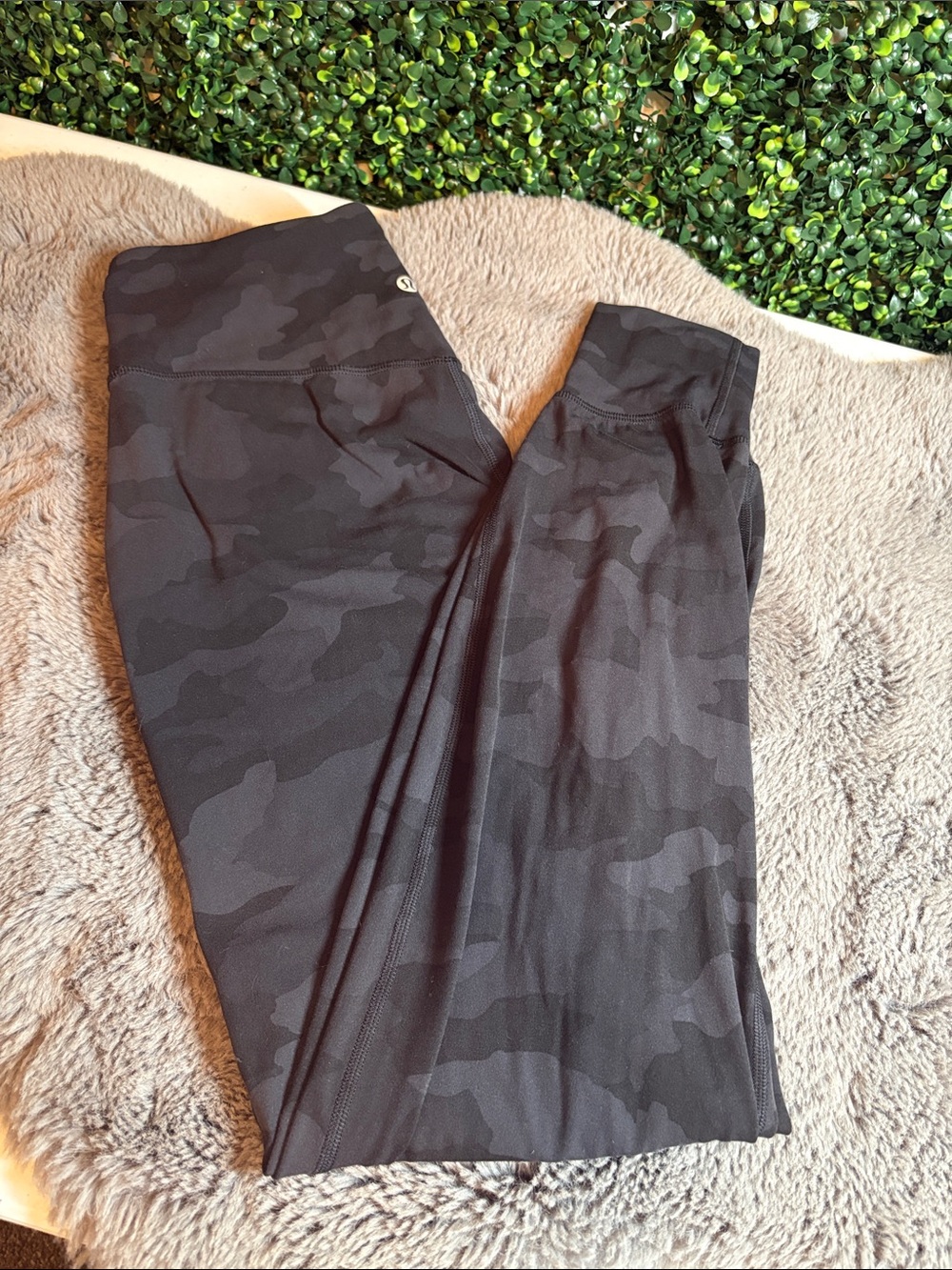 lululemon athletica Black Camouflage Align Joggers Size 8